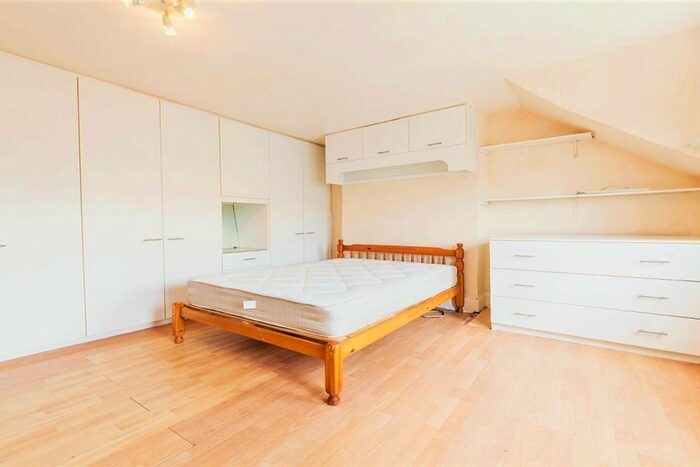 Studio To Rent In Callcott Road, London, NW6