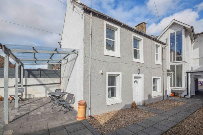 2 Bedroom Cottage To Rent In Marketgate, Arbroath, Angus, DD11