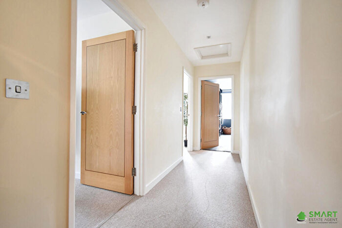 2 Bedroom Apartment For Sale In Isleworth Road, Exeter, EX4