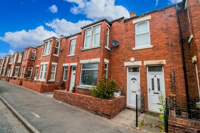 2 Bedroom Flat To Rent In Gladstone Terrace, Sulgrave, Washington, Tyne And Wear, NE37