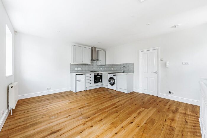 1 Bedroom Maisonette To Rent In Devonshire Mews, Chiswick, W4