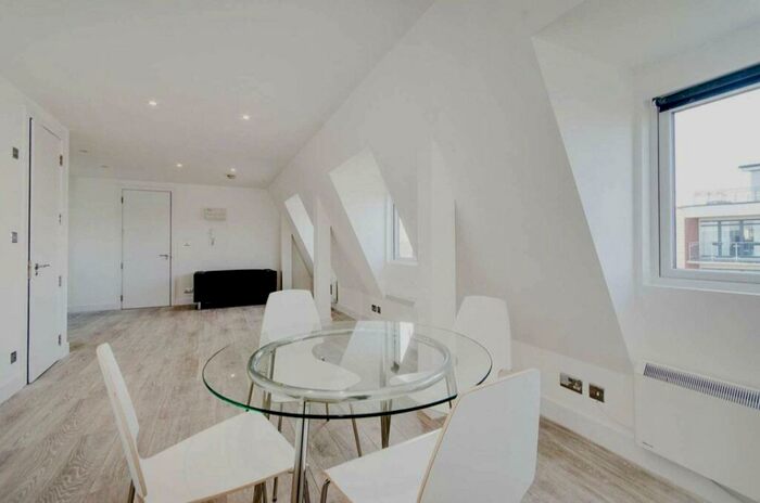 2 Bedroom Flat To Rent In Roxeth House, Shaftesbury Avenue, Harrow, HA2