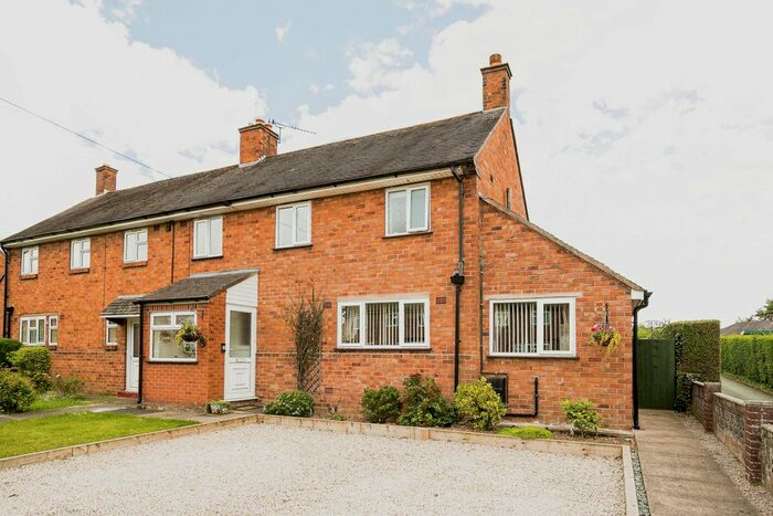 3 Bedroom Semi-Detached House For Sale In Penybryn Avenue, Whittington, Oswestry, Shropshire, SY11