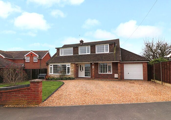 4 Bedroom Detached House For Sale In Maddoxford Lane, Botley, SO32