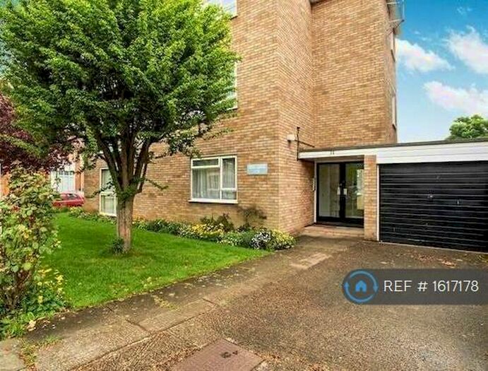 2 Bedroom Flat To Rent In St Andrews Road, Bedford, MK40