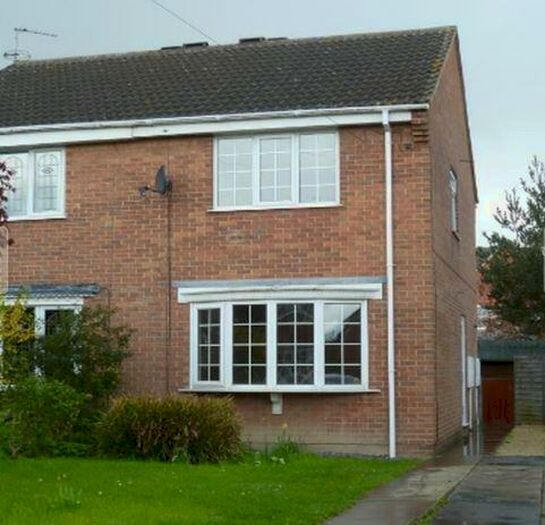 2 Bedroom Semi-Detached House To Rent In Riverview, Ordsall, DN22