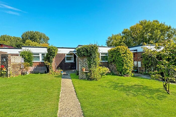 3 Bedroom Terraced Bungalow For Sale In Bedroom Terraced Bungalow In Fishbourne, PO19