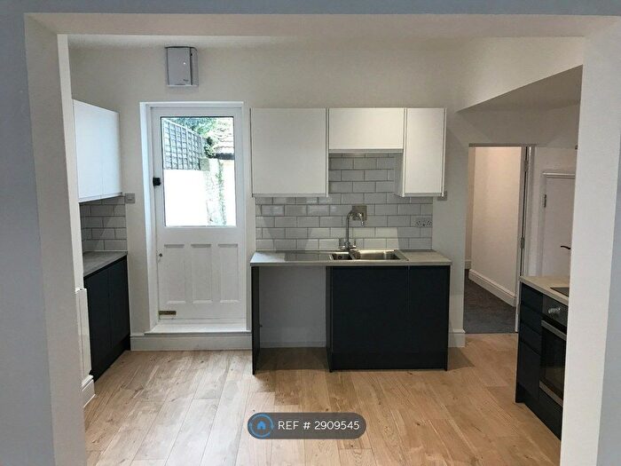 1 Bedroom Flat To Rent In Mottingham Road, London, SE9