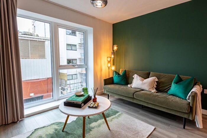 2 Bedroom Flat To Rent In Flat, Marina Place, Birmingham, B16