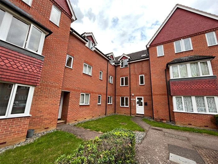 2 Bedroom Flat To Rent In Redoubt Close, Hitchin, Hertfordshire, SG4