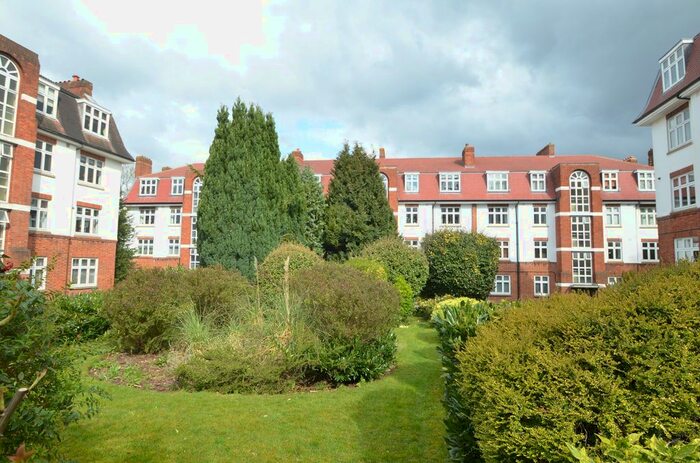 2 Bedroom Flat To Rent In Highland Road, Crystal Palace, SE19