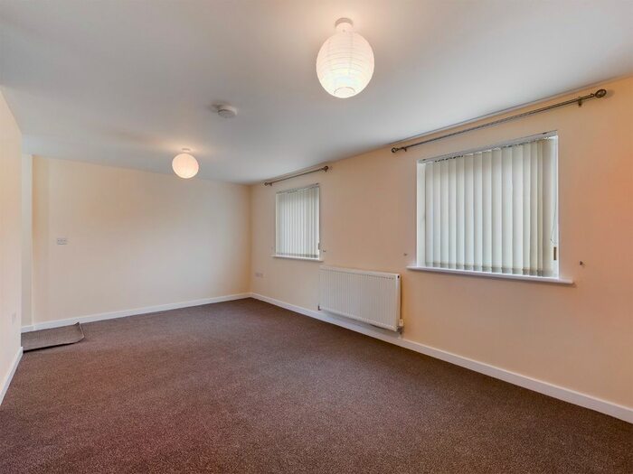 2 Bedroom Flat To Rent In Tonnant Road, Copper Quarter, Swansea, SA1