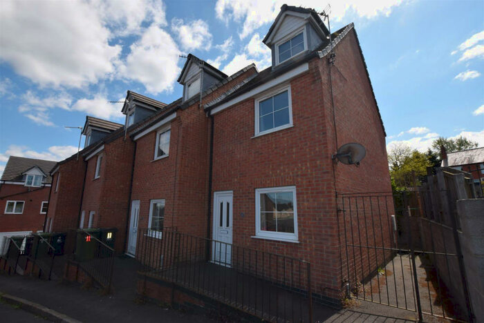 2 Bedroom Town House To Rent In East Nelson Street, Heanor, Derbyshire, DE75