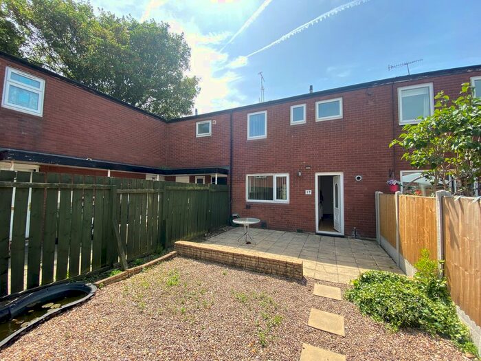 3 Bedroom Property To Rent In Disraeli Terrace, Beeston, Leeds, LS11