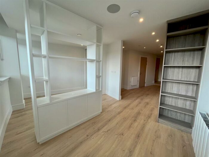 1 Bedroom Apartment To Rent In Capella Court, Brighton Road, Purley, CR8