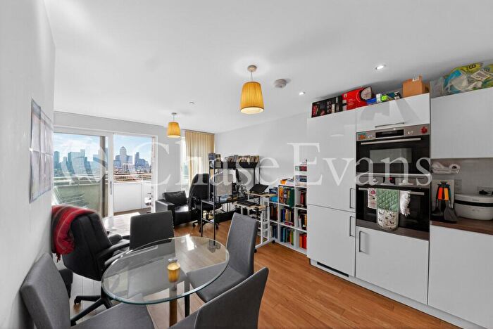 1 Bedroom Flat For Sale In Ivy Point, St. Andrew's, Hannaford Walk, Bromley-By-Bow, London, E3