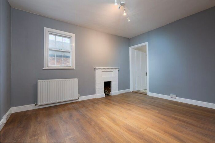 3 Bedroom Flat To Rent In London Road, Riverhead, TN13