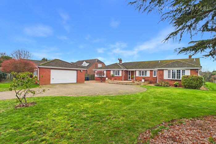 4 Bedroom Bungalow For Sale In Holme Fen Drove, Colne, Huntingdon, Cambridgeshire, PE28