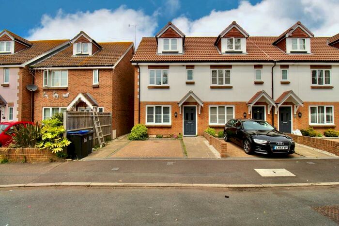 3 Bedroom House To Rent In Mulberry Gardens, Goring-by-Sea, Worthing, BN12