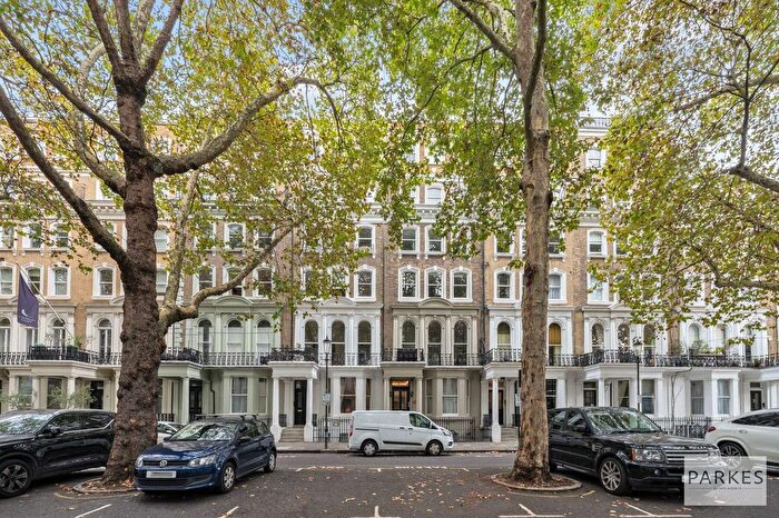 Terraced House For Sale In Beaufort Gardens, London, SW3