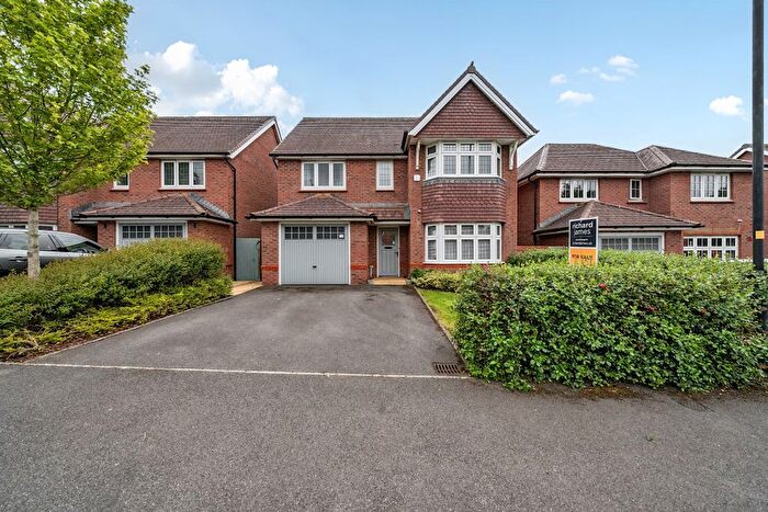 4 Bedroom Detached House For Sale In Biddestone Avenue, Swindon, SN3