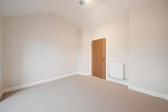 1 Bedroom Flat For Sale In High Street, Ewell, Epsom, KT17