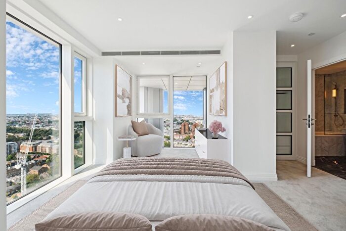 4 Bedroom Flat To Rent In Park Street, London, SW6