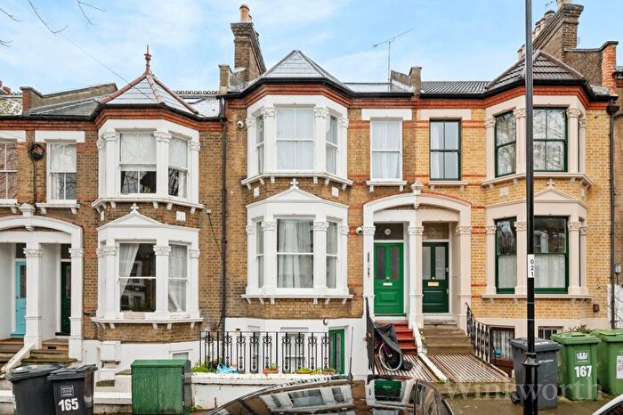 1 Bedroom Flat To Rent In Waller Road, London, SE14