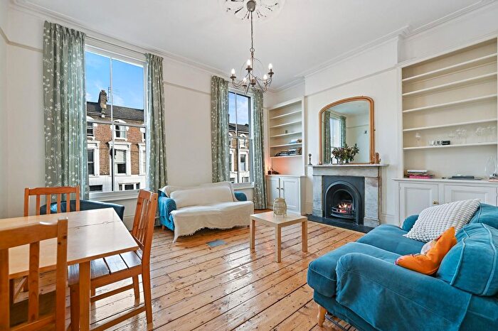 3 Bedroom Flat To Rent In Woodstock Grove, London, W12
