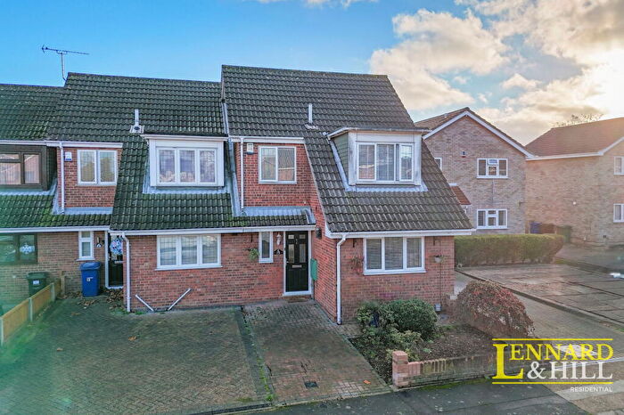 3 Bedroom End Of Terrace House For Sale In Palmers Drive, Little Thurrock, Grays, RM17