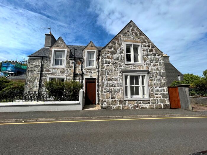 2 Bedroom Detached House For Sale In Garden Road, Stornoway, HS1