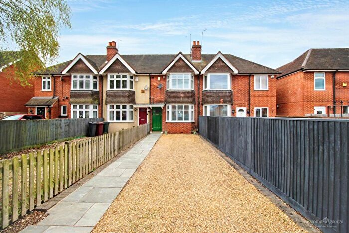 3 Bedroom Terraced House For Sale In Park Lane, Tilehurst, Reading, RG31