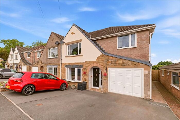 4 Bedroom Semi-Detached House For Sale In Sycamore Way, Barnoldswick, Lancashire, BB18