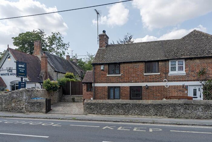 2 Bedroom End Of Terrace House To Rent In Grove Road, Bladon, OX20