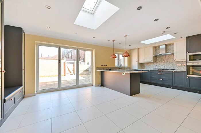 3 Bedroom Terraced House To Rent In Sparrow Farm Drive, Feltham, TW14