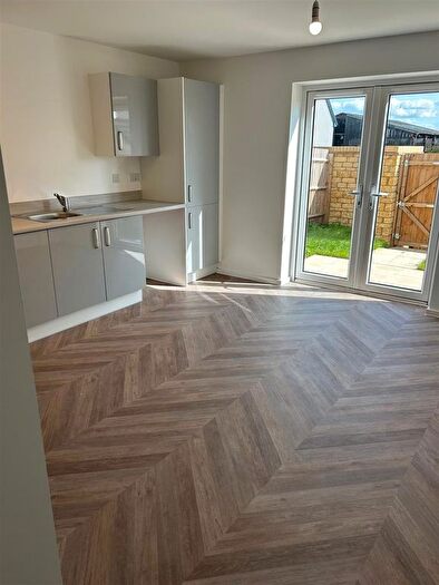 3 Bedroom End Terrace House For Sale In Wiltshire Drive, Patterdown, Chippenham, SN15