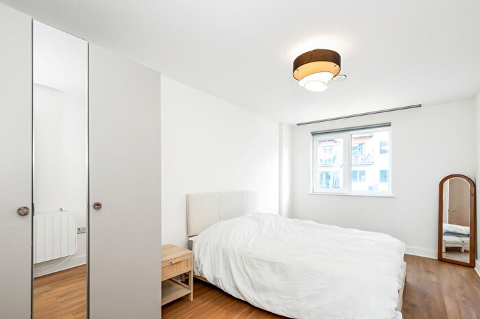 2 Bedroom Flat To Rent In Lower Mast House, Woolwich, SE18