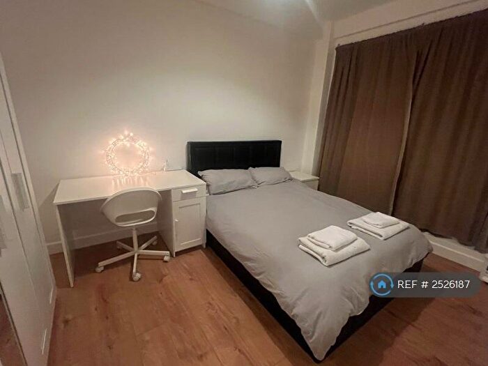 2 Bedroom Flat To Rent In Highstone Mansions, London, NW1