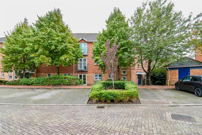 2 Bedroom Flat To Rent In Heol Cilffrydd, Barry, CF63