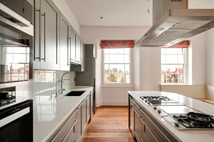 2 Bedroom Flat For Sale In Rockleaze, Bristol, BS9