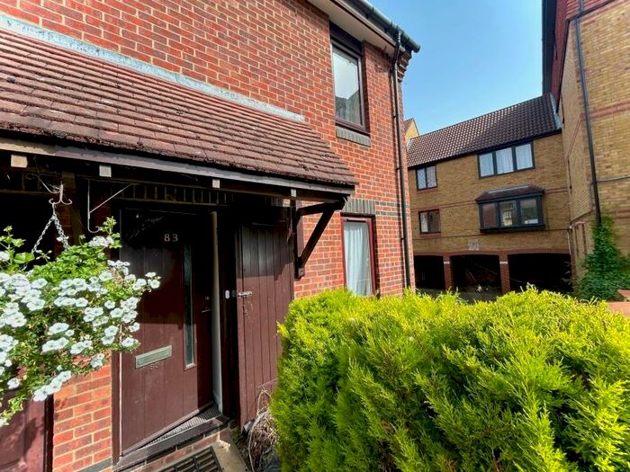 2 Bedroom Maisonette To Rent In Turnpike Lane, Sutton, SM1