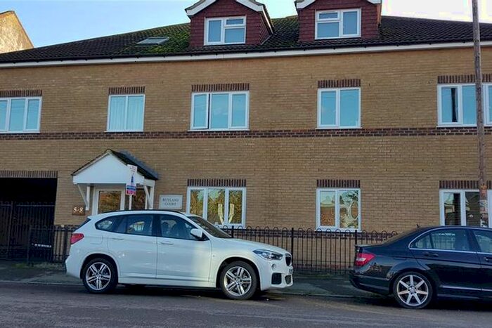 1 Bedroom Flat To Rent In Cossack Street, Rochester ME1