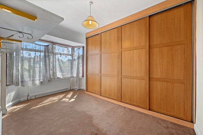 3 Bedroom Terraced House For Sale In Henley Avenue, Cheam, SM3