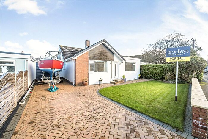 3 Bedroom Detached Bungalow For Sale In Sanders Road, Brixham, Devon, TQ5
