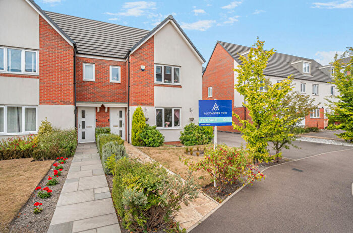 4 Bedroom Semi-Detached House For Sale In Dukeminster Road, Dunstable, Bedfordshire, LU5