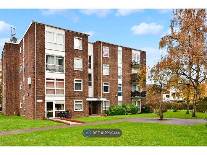 2 Bedroom Flat To Rent In Jasmine Court, Wallington, SM6