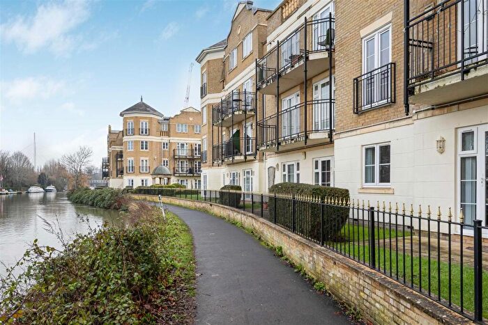 2 Bedroom Apartment For Sale In Regents Riverside, Brigham Road, RG1