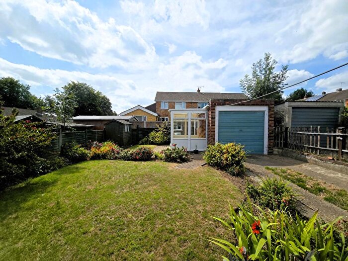 3 Bedroom Semi-detached House For Sale In Fairview Gardens, Sturry, CT2