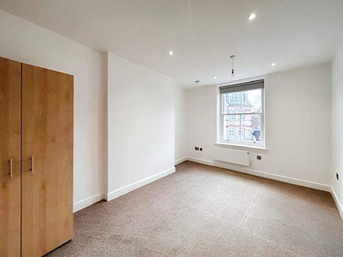 2 Bedroom Apartment To Rent In North Street, Dorking, RH4