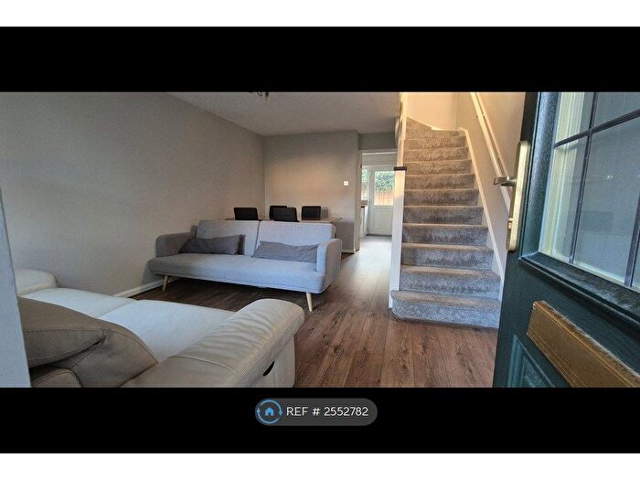 2 Bedroom Terraced House To Rent In Hunters Place, Newcastle Upon Tyne, NE2